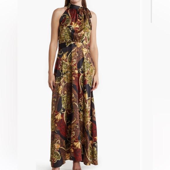 NWT-TAHARI Halter Side Tie Neck
Paisley Maxi Dress, Size 10 - Picture 11 of 11